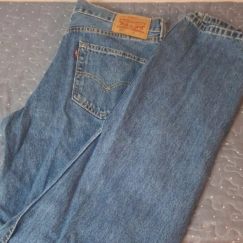 Levi's 550 Men's Classic Relaxed Blue Jeans size 34 x 38